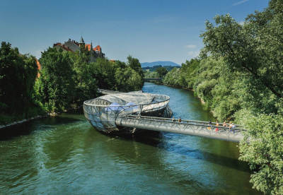 Murinselbrücke in Graz (Foto: Marco Verch)